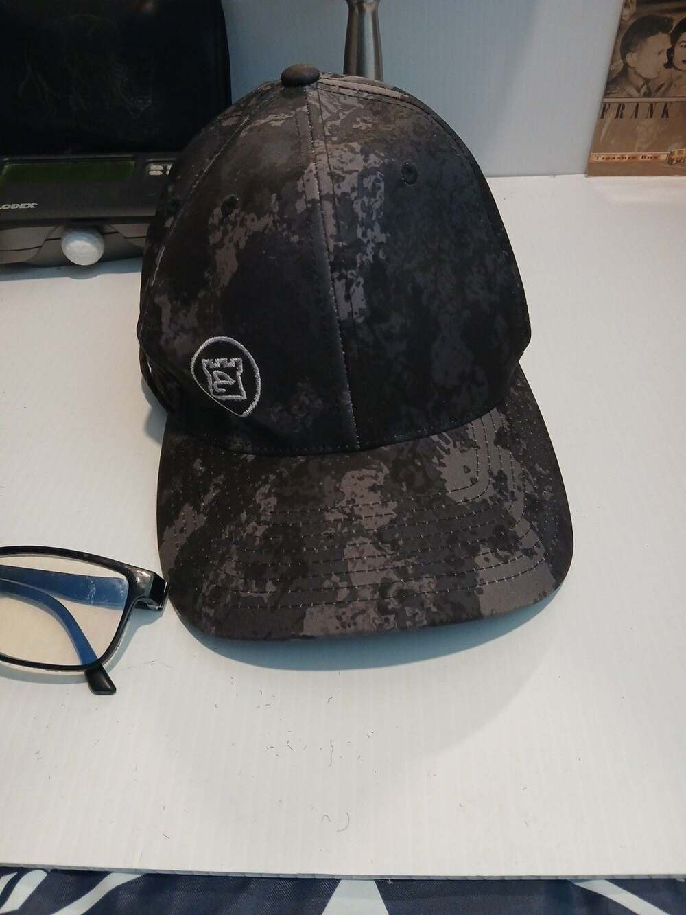 Flexfit Veil Camo Hat Size L-XL Black Gray Water Repellent Cap